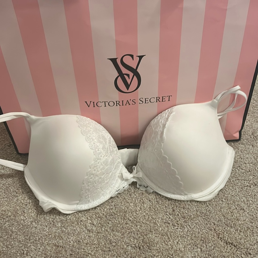 Victoria’s Secret Very Sexy push up bra